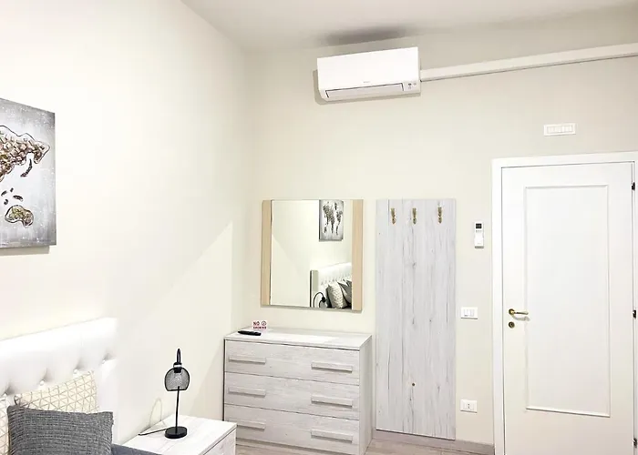 Magenta Apartment *